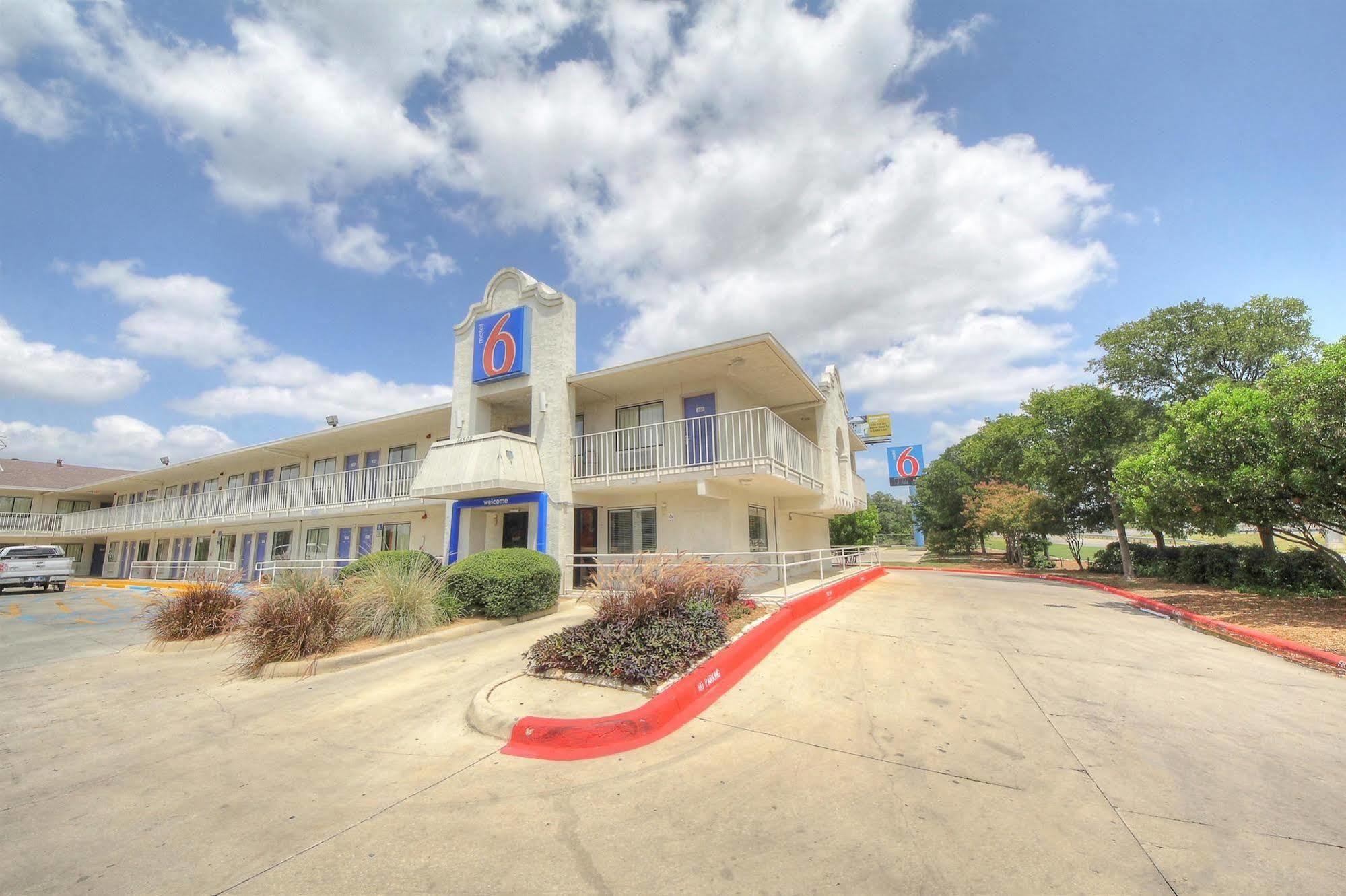 Motel 6 San Antonio, Tx Six Flags Fiesta Tx - La Cantera Area מראה חיצוני תמונה